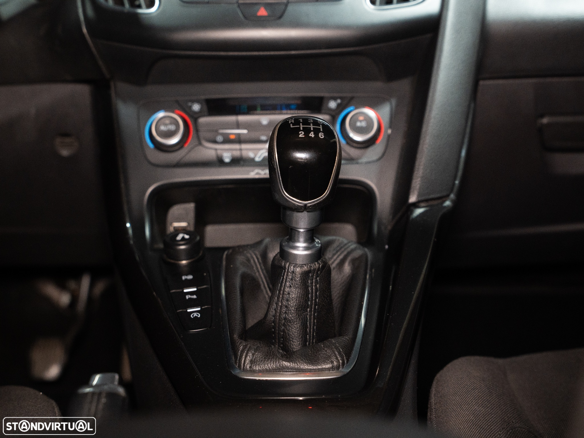 Ford Focus SW 1.0 SCTi Titanium - 19