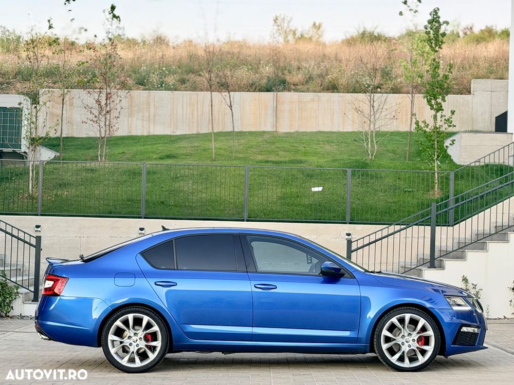 Skoda Octavia 2.0 TDI DSG RS - 10
