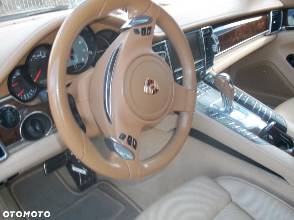 Porsche Panamera 4S - 18