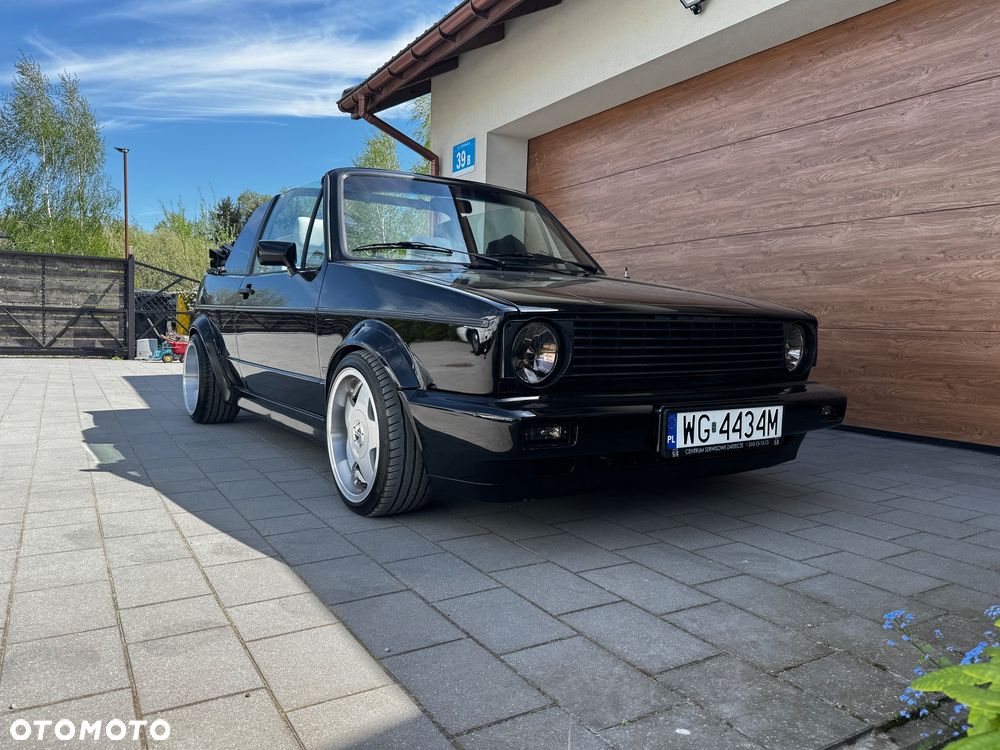 Volkswagen Golf - 1