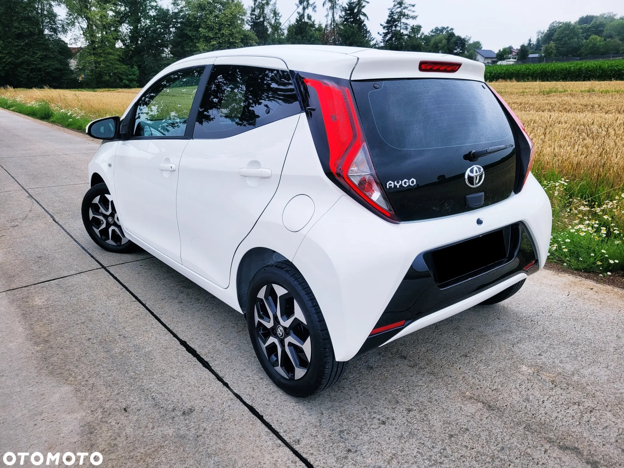 Toyota Aygo x-play connect - 4