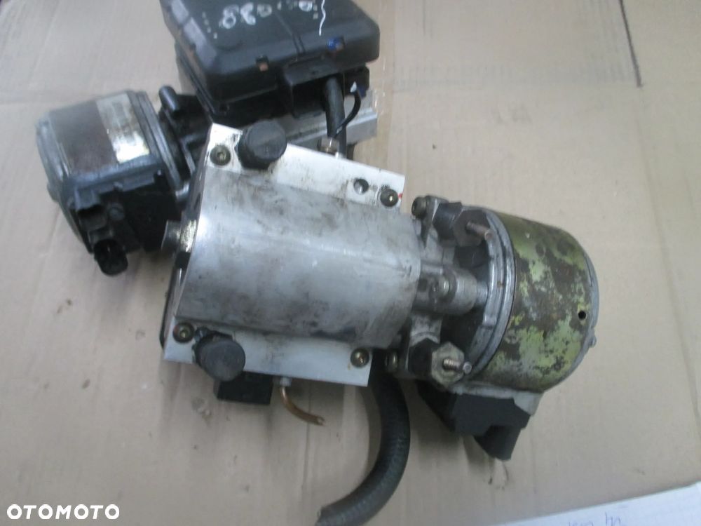 Pompa zawieszenia Citroen C5 96367138800 - 5
