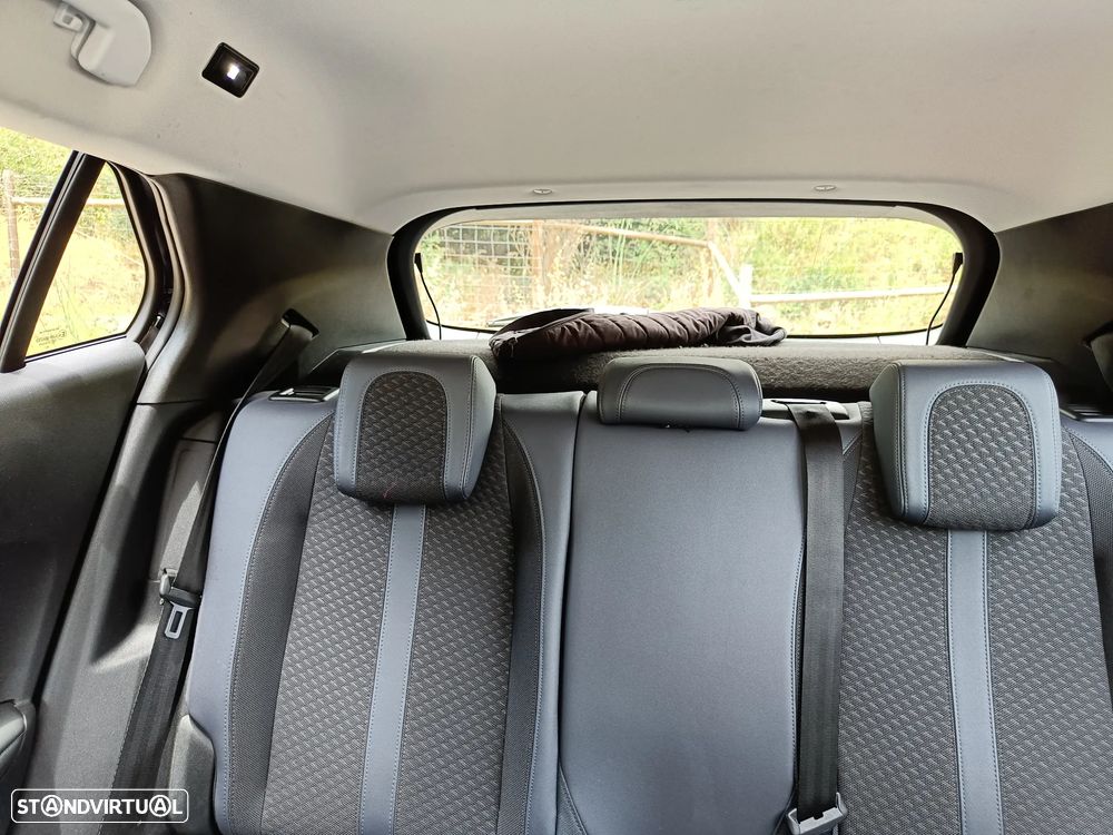 Peugeot e-2008 50 kWh Allure - 15