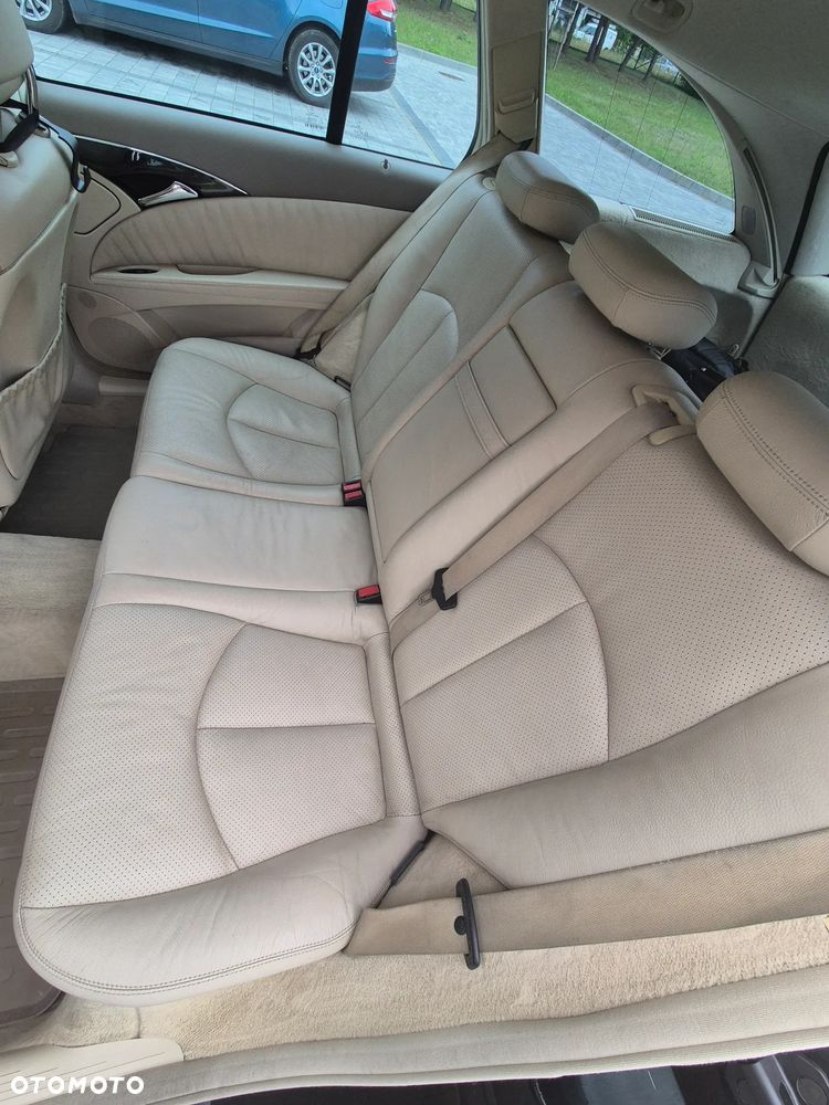 Mercedes-Benz Klasa E 240 4-Matic T Avantgarde - 10