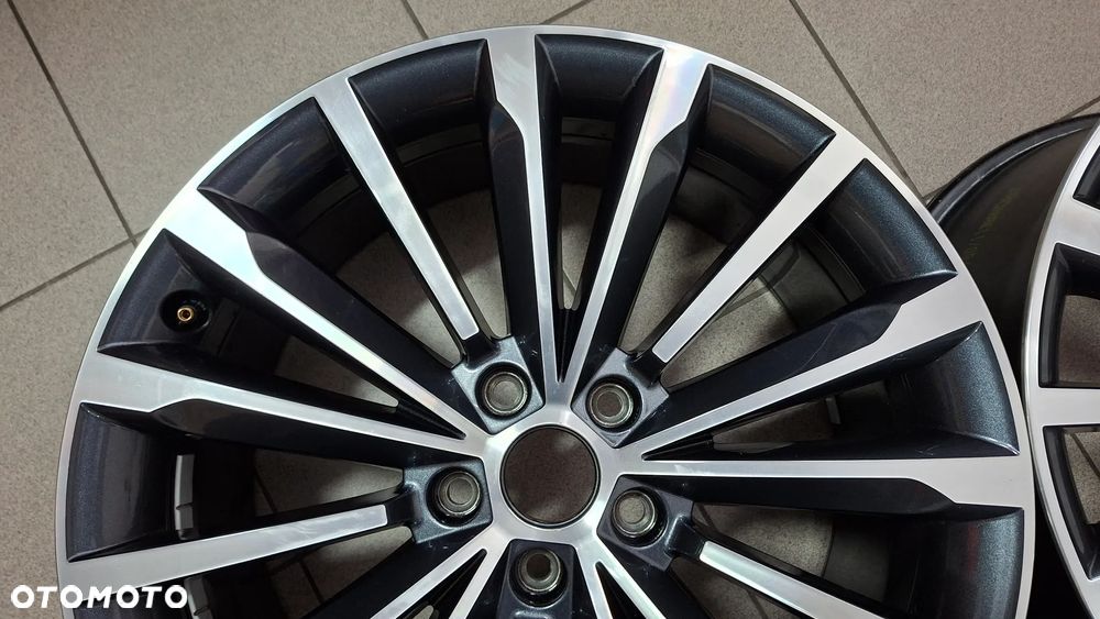 Felgi Aluminiowe 19 Skoda Superb III 5x112 ET 44 - 13