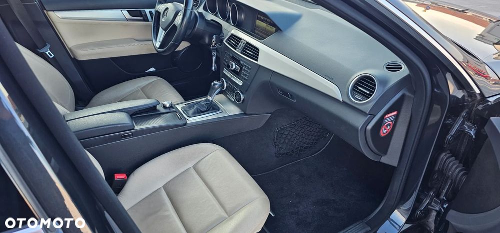 Mercedes-Benz Klasa C 250 CDI DPF 4Matic (BlueEFFICIENCY) 7G-TRONIC Avantgarde - 15