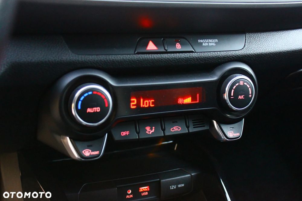 Kia Stonic 1.6 CRDi SCR XL - 28