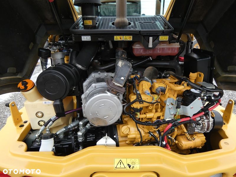 Caterpillar CAT 908M Z Niemiec / 3.372mtg po serwisie / Super Stan / - 15