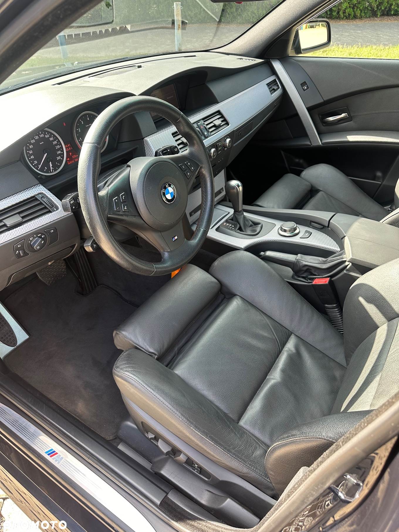 BMW Seria 5 530i - 23
