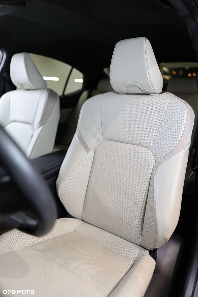 Toyota Camry - 7