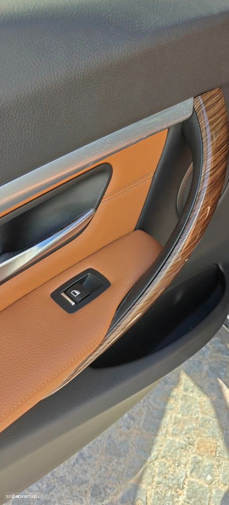BMW 318 d Line Luxury Auto - 25
