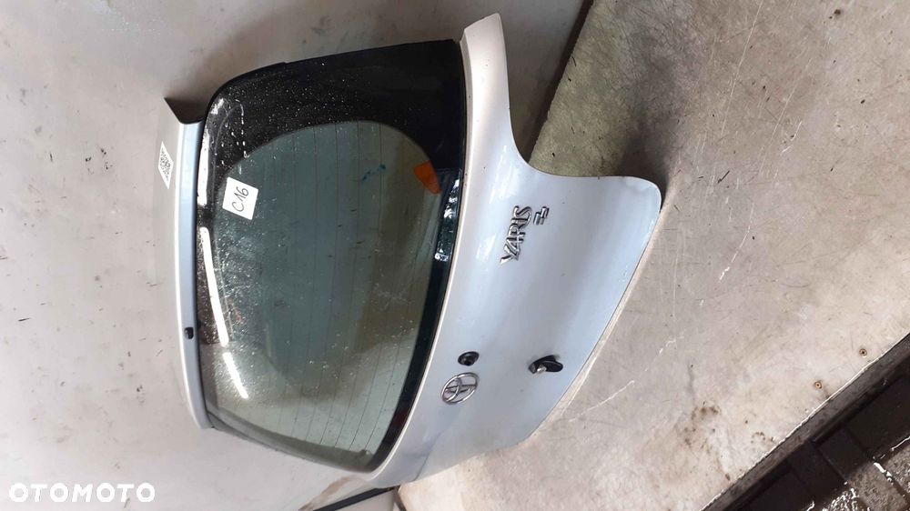 ) KLAPA TYŁ TYLNA BAGAŻNIKA TOYOTA YARIS 1 I 199 SREBRNA - 3