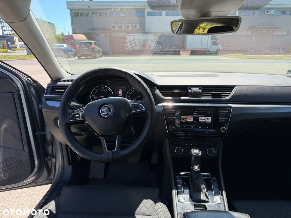 Skoda Superb 2.0 TDI Style DSG - 6