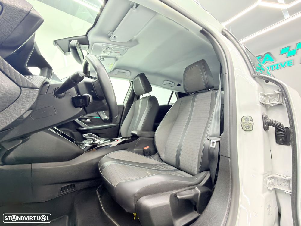 Peugeot e-2008 50 kWh Allure - 19
