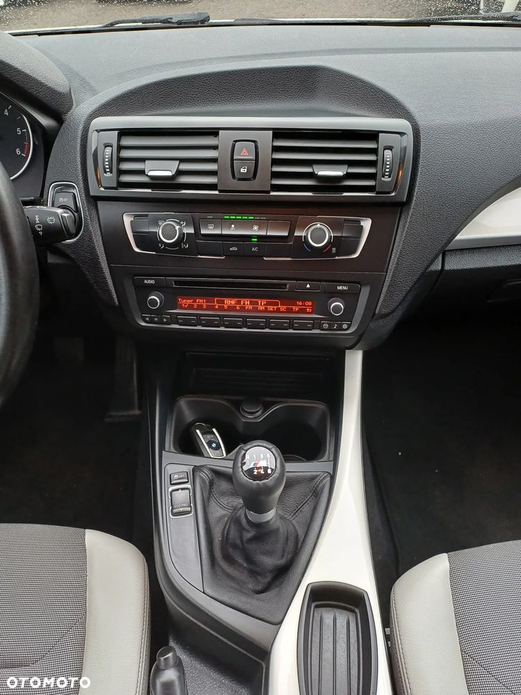 BMW Seria 1 116d EfficientDynamics Edition Sport Line - 24