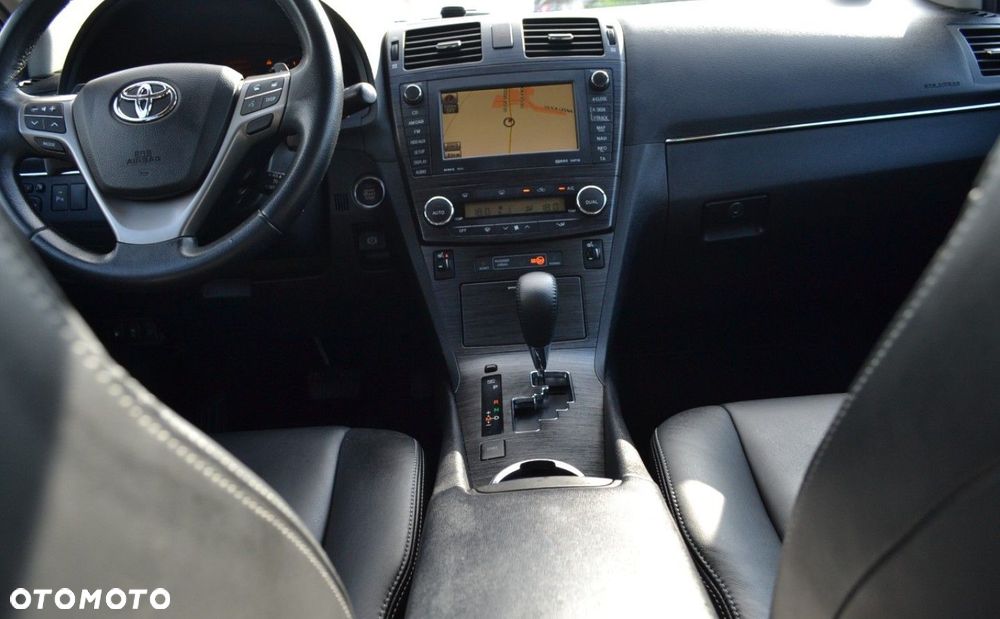 Toyota Avensis 2.0 Multidrive S Executive - 32