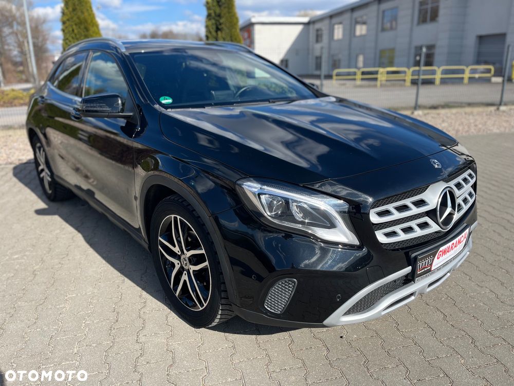 Mercedes-Benz GLA 180 UrbanStyle Edition - 9