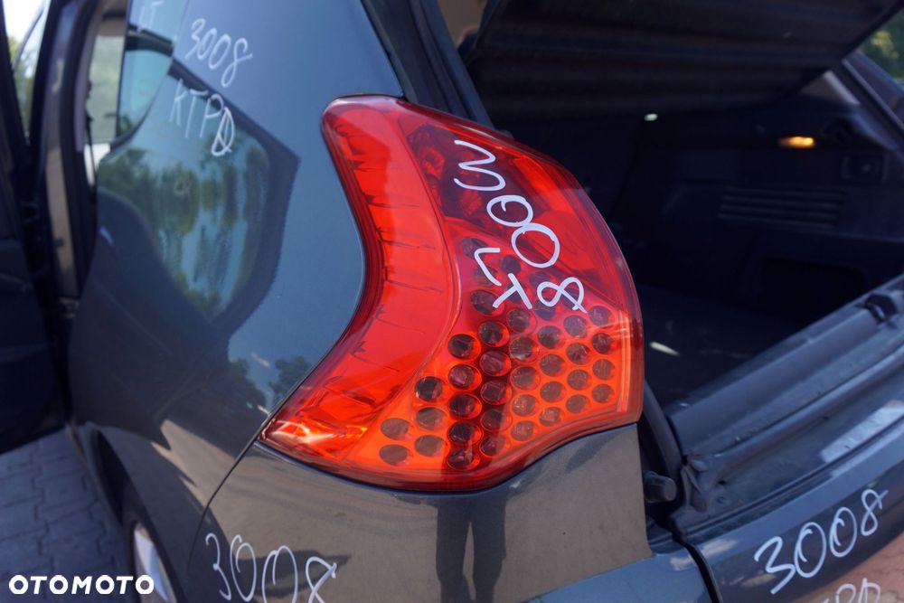 LAMPA TYLNA LEWA 3008 I  PEUGEOT 2009-2013 - 1