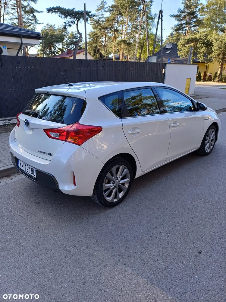 Toyota Auris 1.8 HSD Prestige NAVI - 2