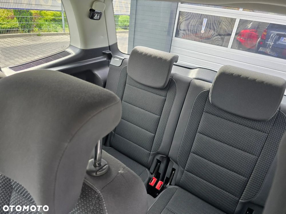Volkswagen Touran 1.6 TDI DPF BlueMotion Technology Comfortline - 23