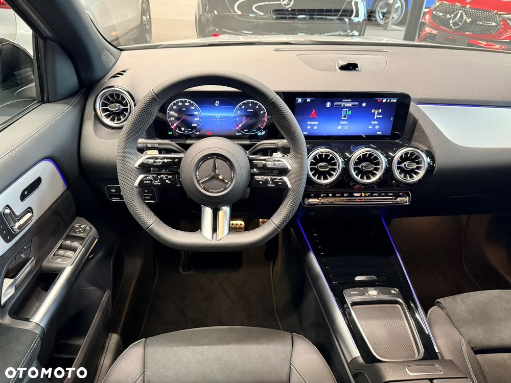 Mercedes-Benz GLA - 14
