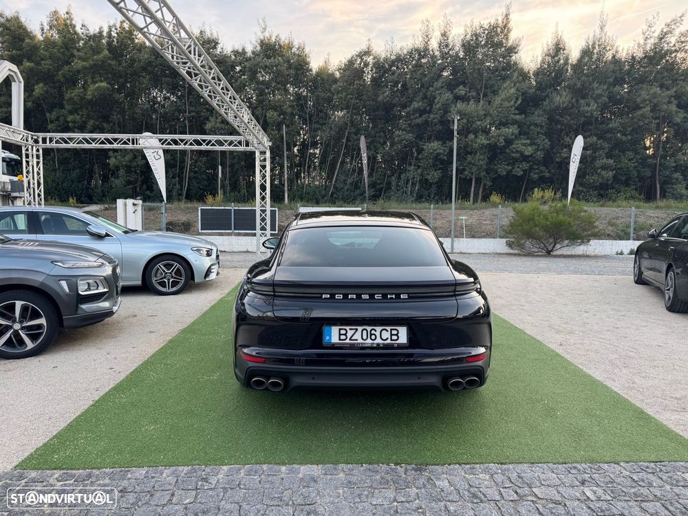 Porsche Panamera 4 E-Hybrid - 26