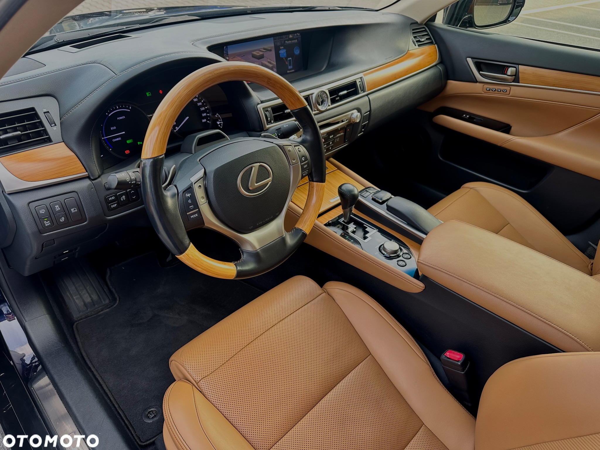 Lexus GS 450h Prestige + - 11