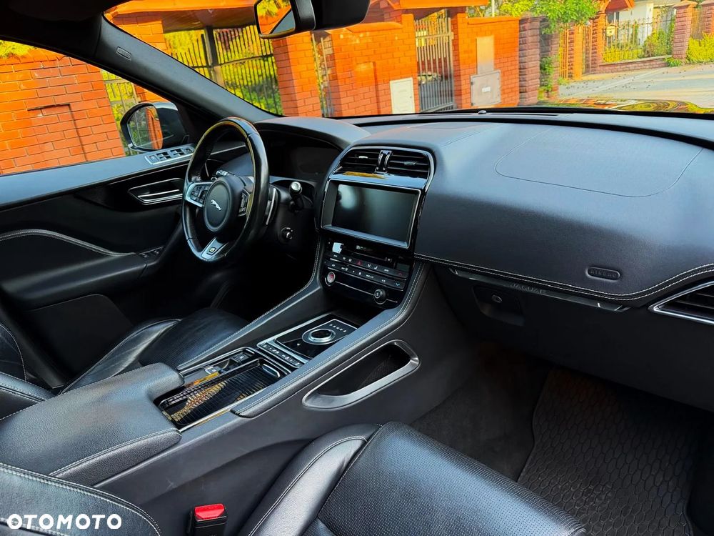 Jaguar F-Pace 2.0 i4P AWD R-Sport - 5