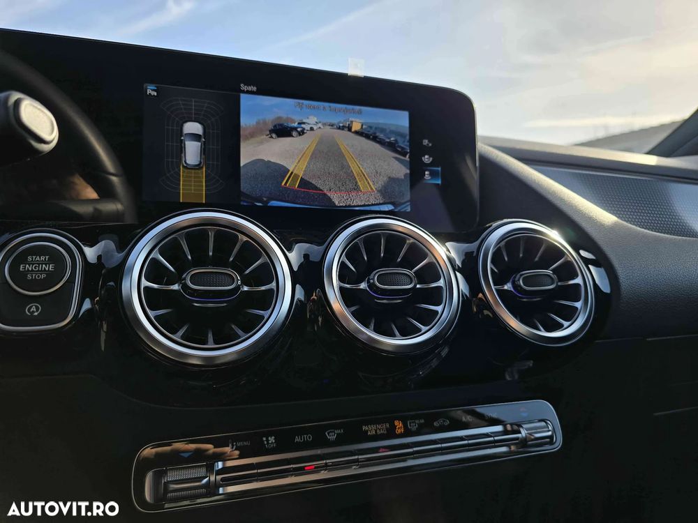 Mercedes-Benz GLA - 14