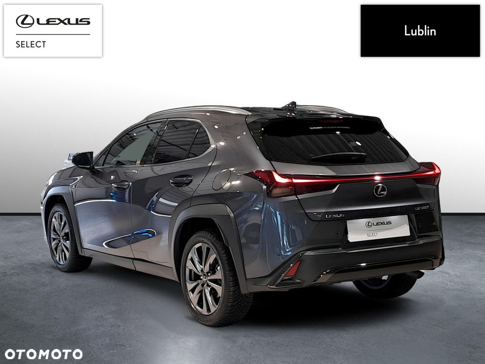Lexus UX - 3