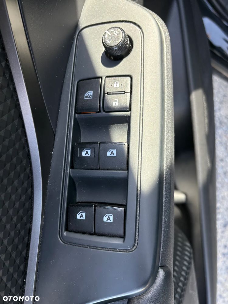 Toyota C-HR 1.2 T Premium CVT - 23