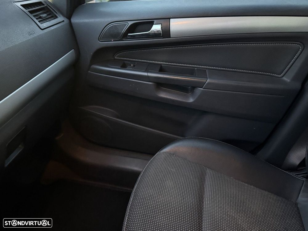 Opel Zafira 1.7 CDTI ecoFLEX — fotografia 15