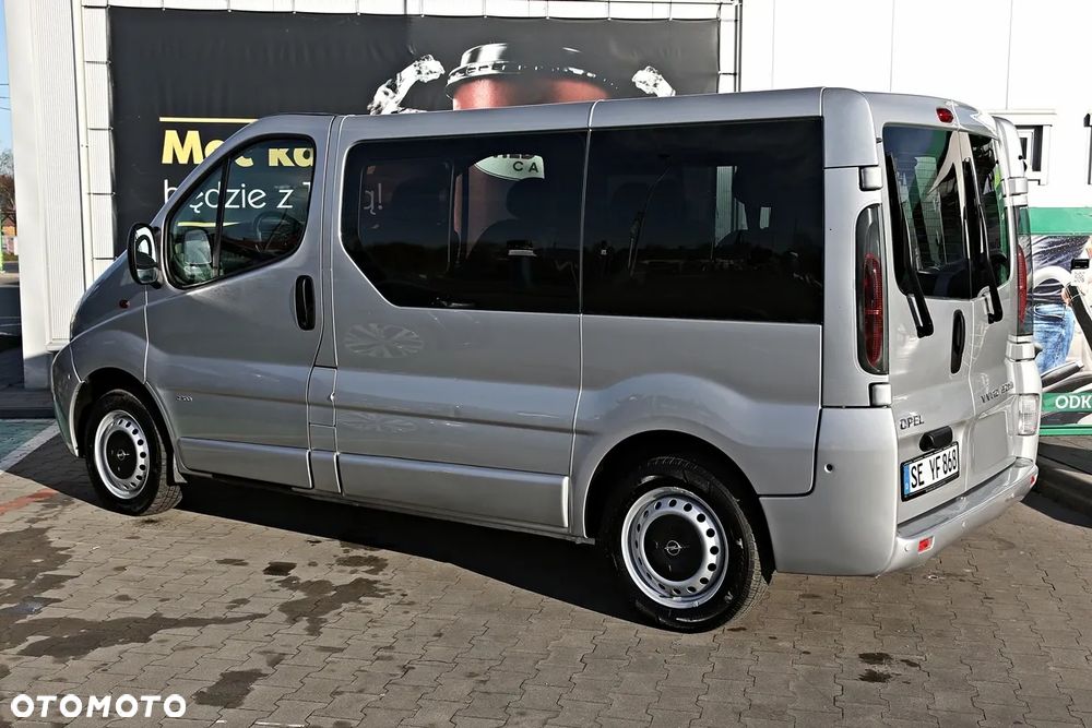 Opel Vivaro - 17