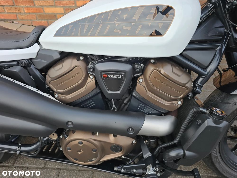 Harley-Davidson Sportster - 13