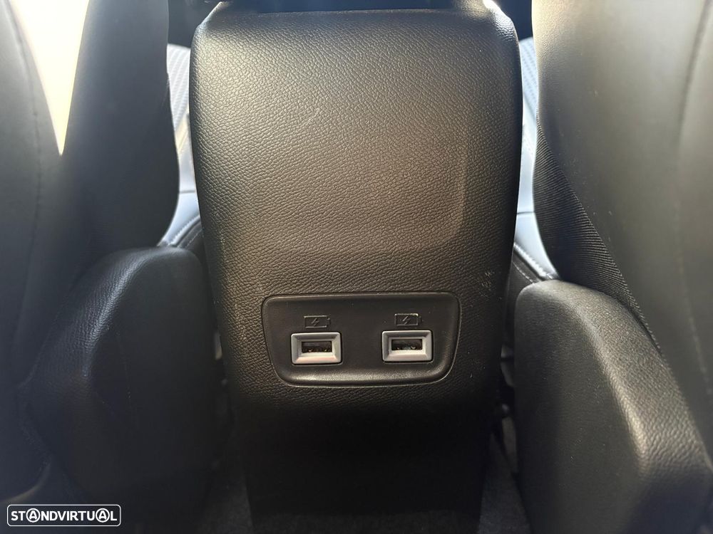 Peugeot 2008 BlueHDi 130 EAT8 GT - 27