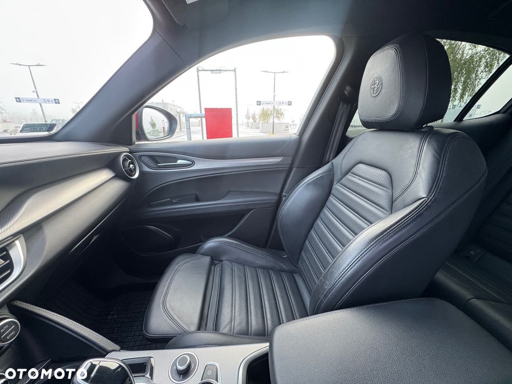 Alfa Romeo Stelvio 2.0 Turbo Veloce Q4 - 12