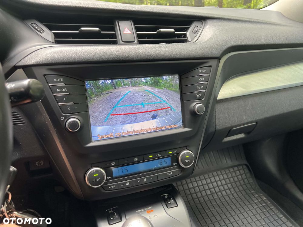 Toyota Avensis 2.0 D-4D Premium - 10