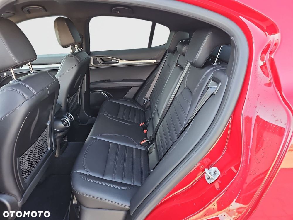 Alfa Romeo Stelvio - 34