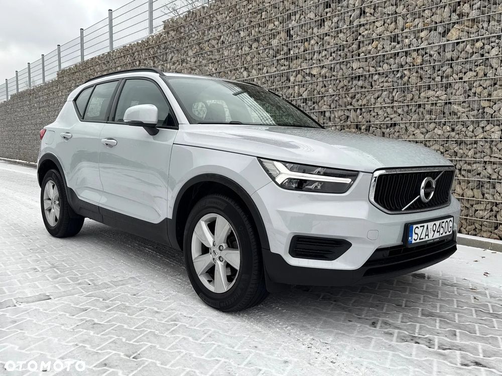 Volvo XC 40 T2 Momentum Core - 1