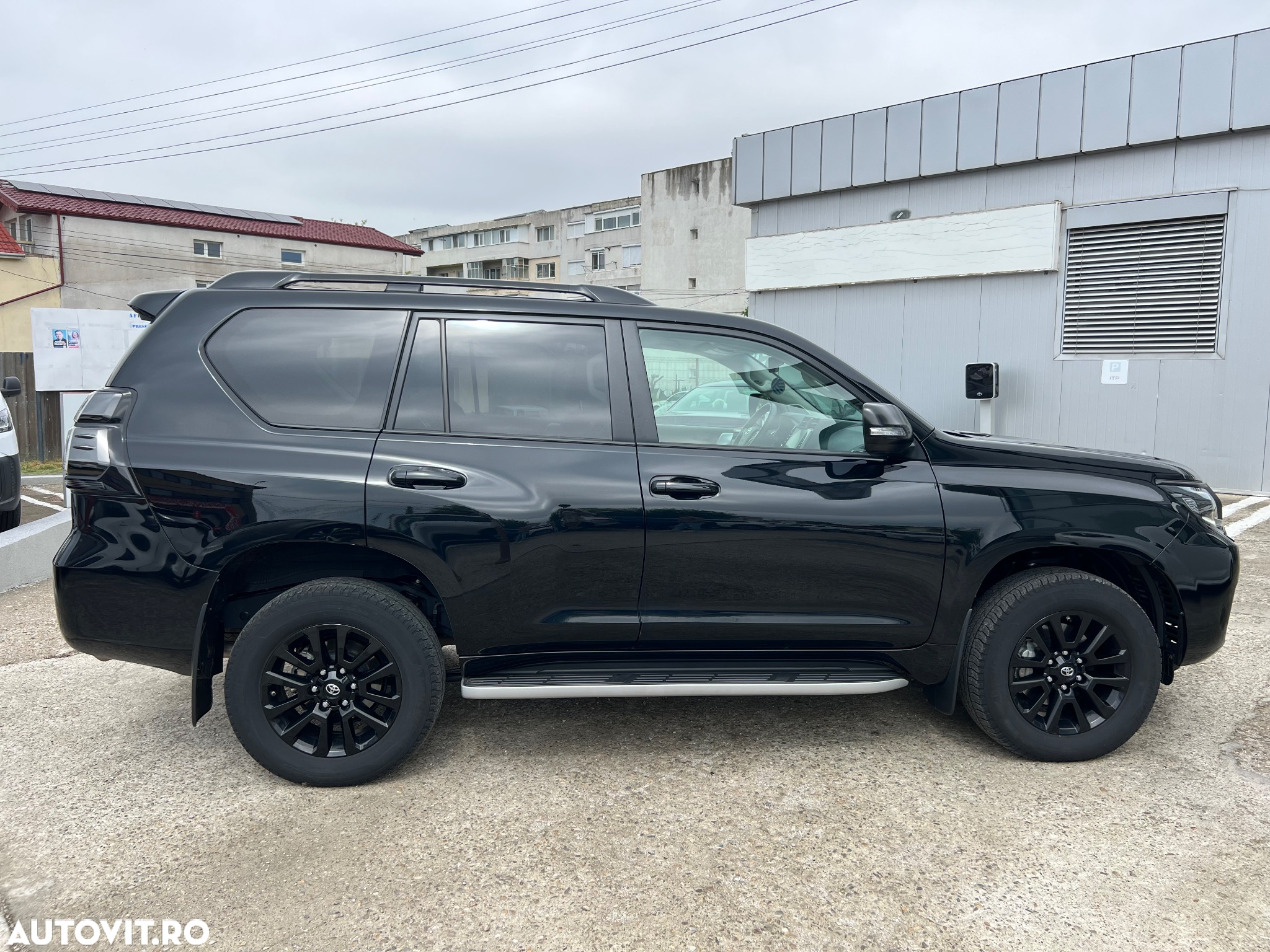 Toyota Land Cruiser 2.8l D-4D 204 CP A/T 7 locuri Luxury AVS Black - 6