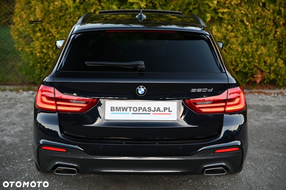 BMW Seria 5 520d Touring M Sport Edition - 12