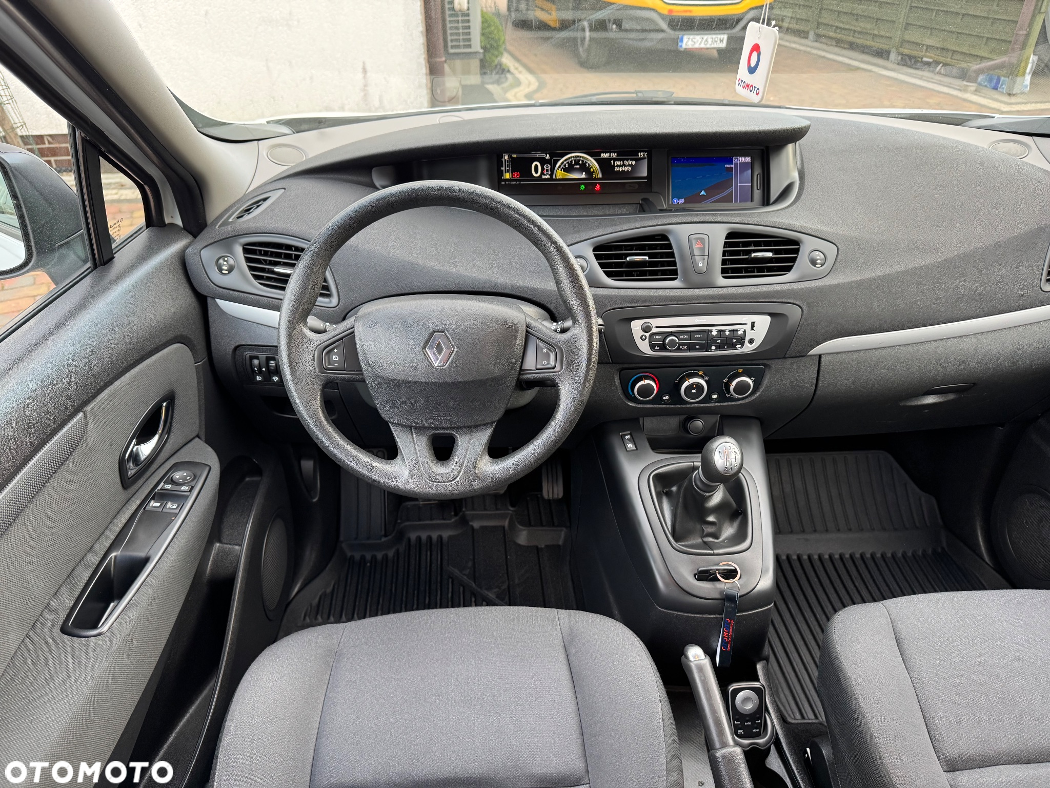 Renault Scenic - 21