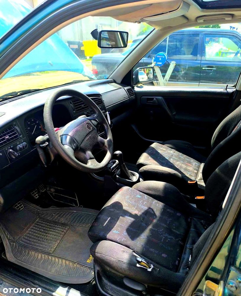Volkswagen Golf - 5