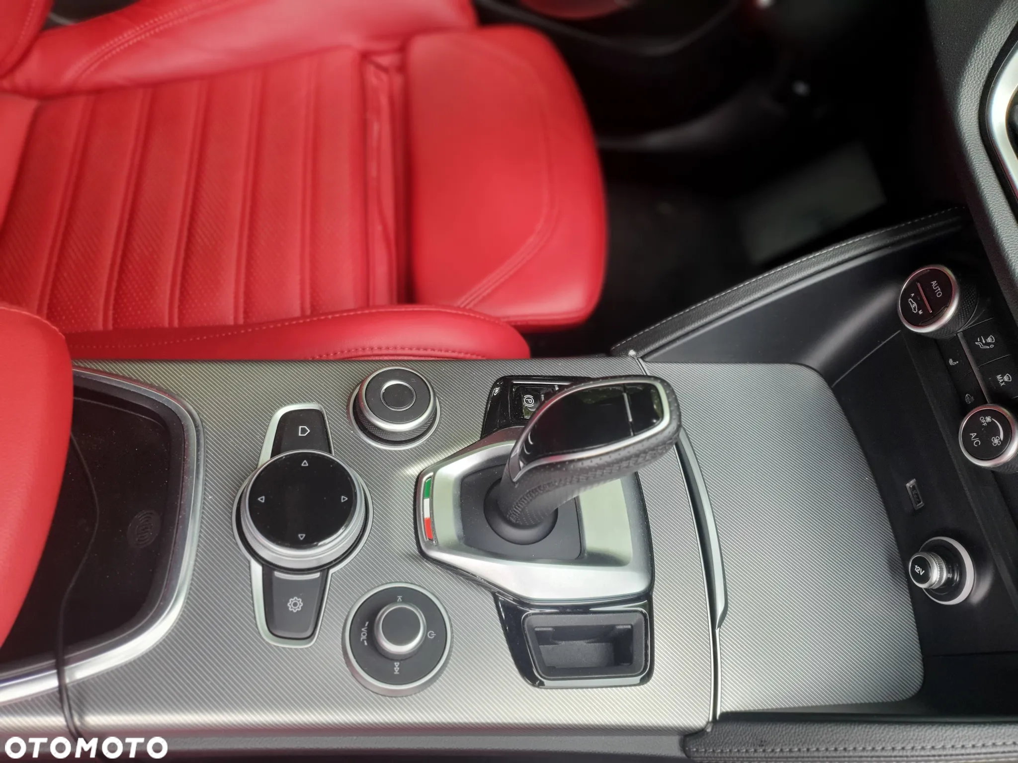 Alfa Romeo Stelvio 2.0 Turbo 16V AT8-Q4 Veloce - 19
