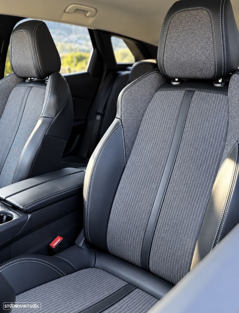 Peugeot 3008 PureTech 130 Stop & Start GPF EAT8 Allure - 18