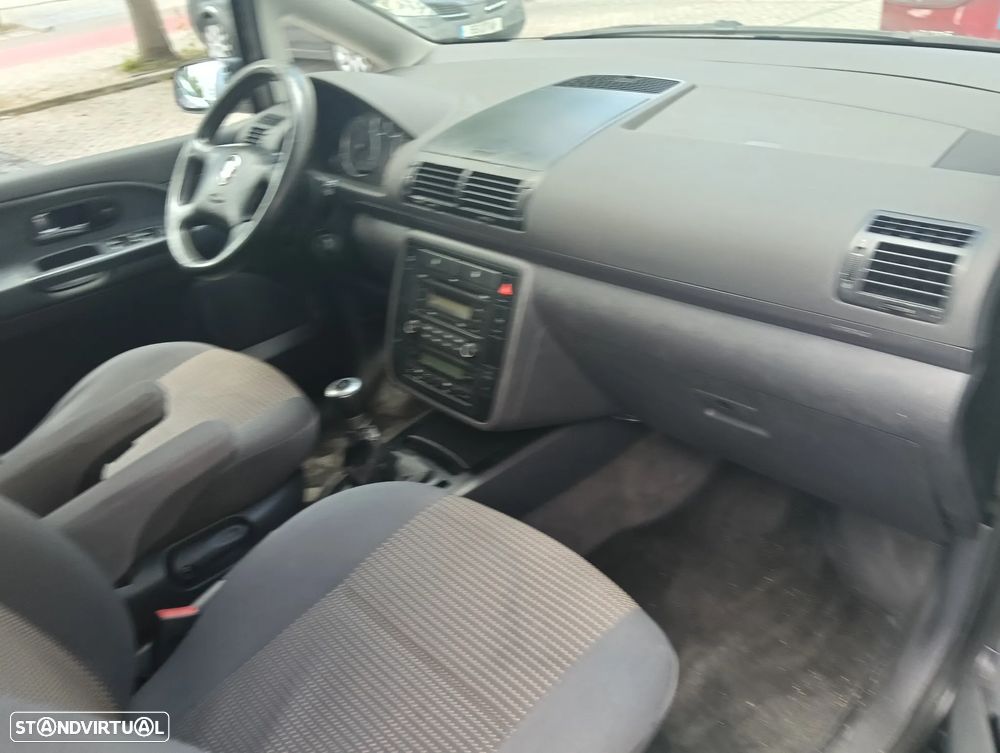 SEAT Alhambra 2.0 TDI Sport - 25