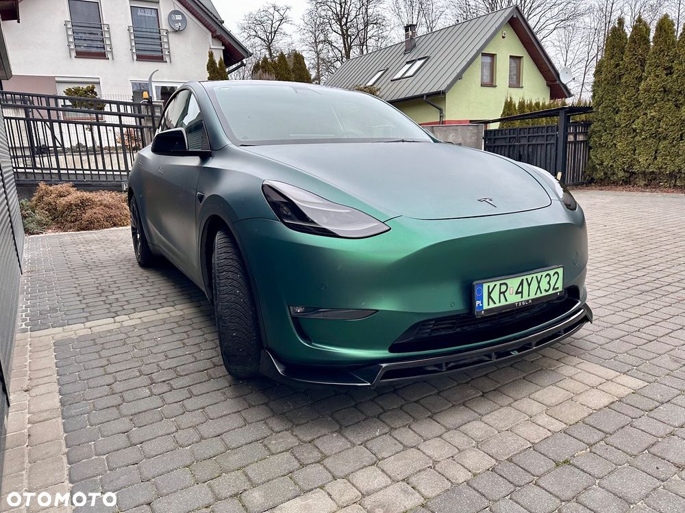 Tesla Y Performance Dual Motor AWD - 3