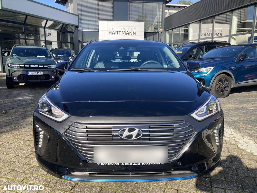 Hyundai IONIQ - 3