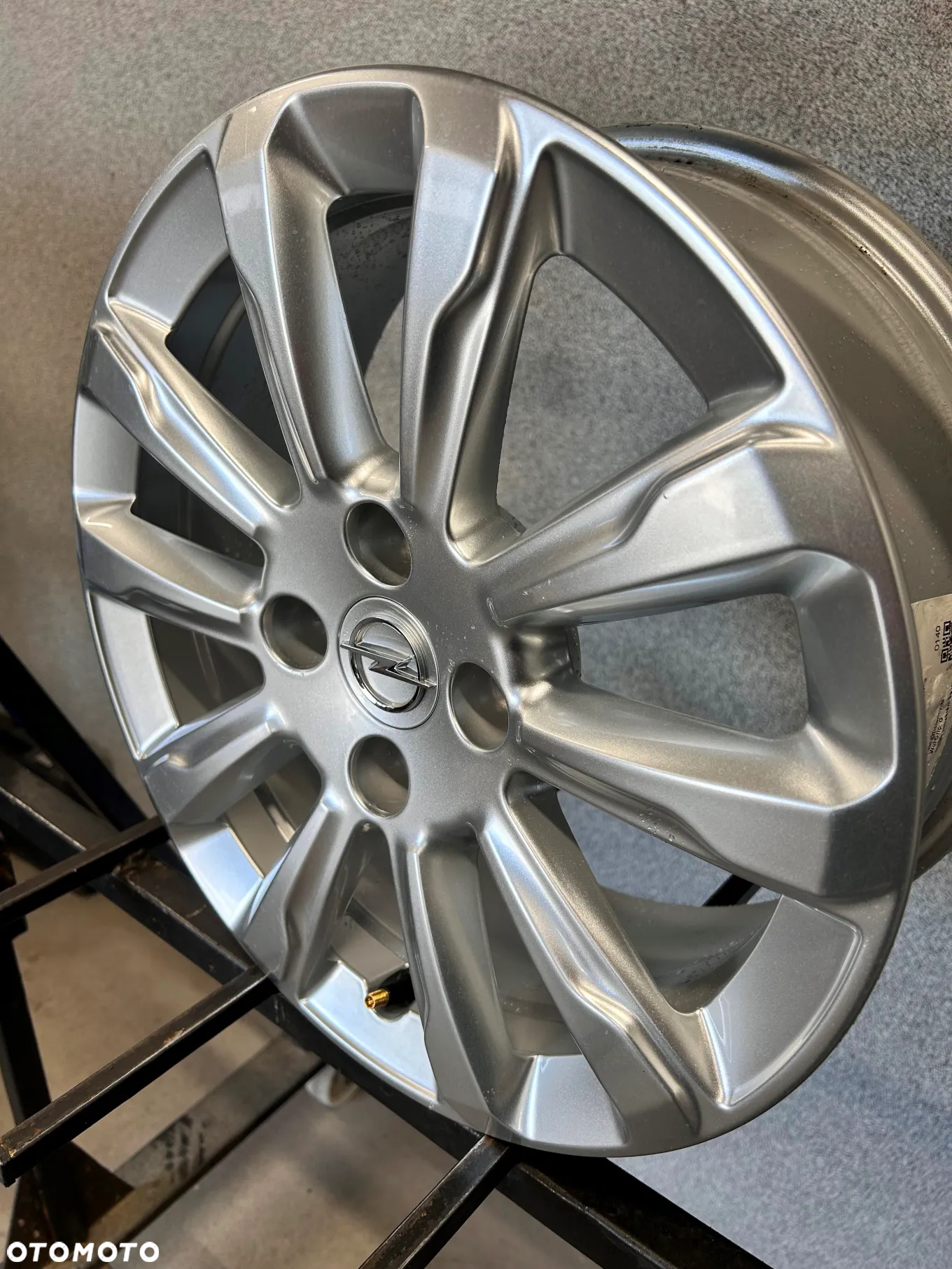 4 FELGI ALU. OPEL MOKKA B, CORSA F, PEUGEOT 208,C3,DS3 16'' 6,5J ET32 GM: OP00126 K4, 9835097280 - 10