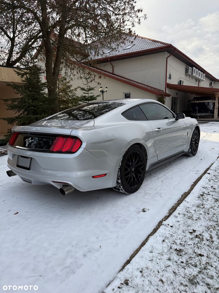 Ford Mustang 3.7 V6 Premium - 16